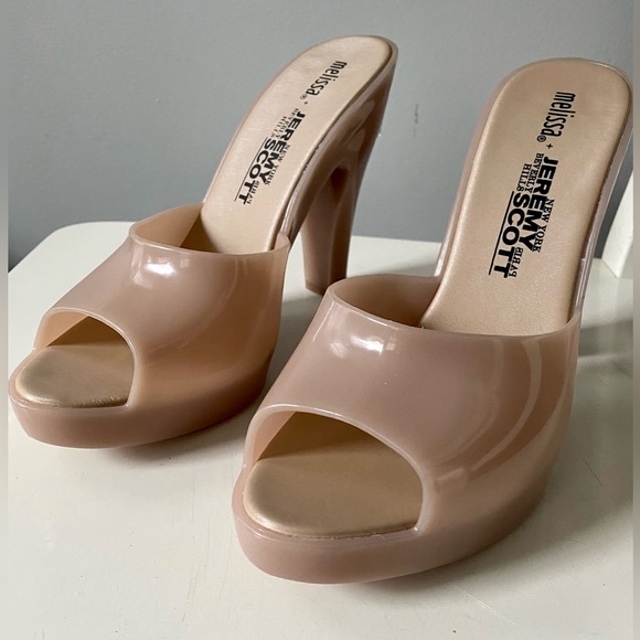 Melissa + Jeremy Scott Blow Up Inflatable Barbie Shoes. Sizes 7 and 9. NWOT. - Picture 8 of 8